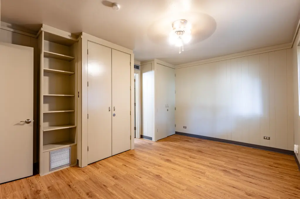 S Apartment Closet 2