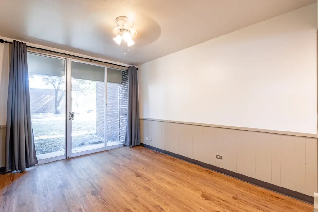 S Apartment Wall 3